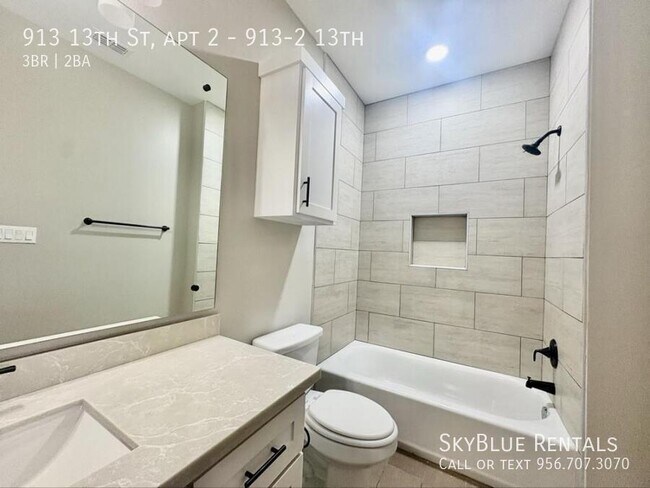 Building Photo - 913 S 13th St