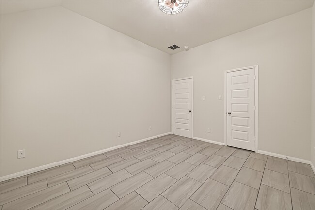 Building Photo - 17506 Waeback Dr