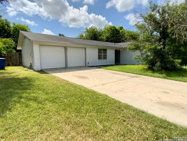 Building Photo - 8110 Pleasant Forest Dr