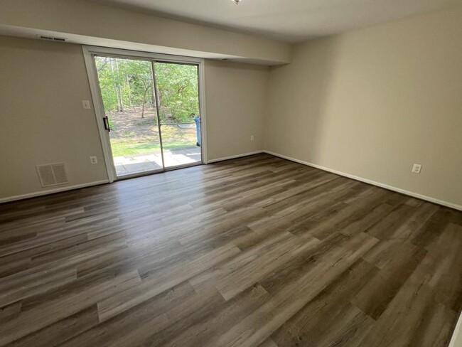 Building Photo - 937 Holborn Ct
