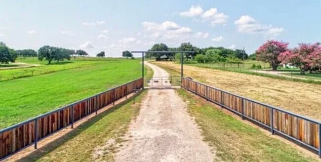 Building Photo - Gated 2/2 with Acreage - Horses Welcome