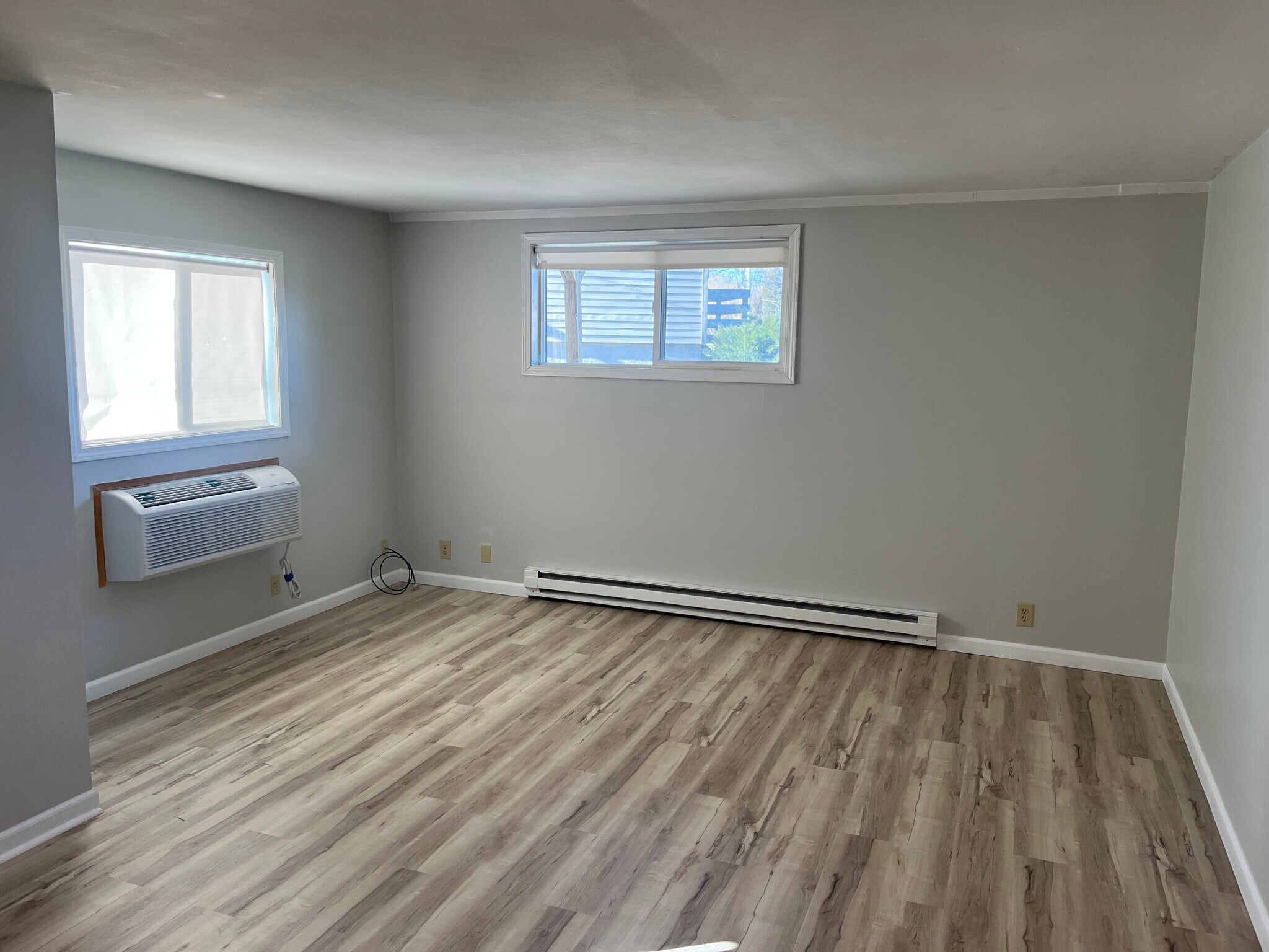 Building Photo - 929 E Clay St