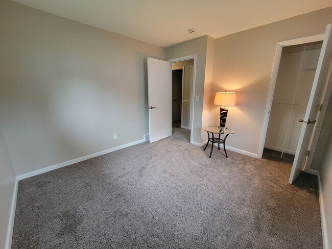 Building Photo - 2901 Darby Ct