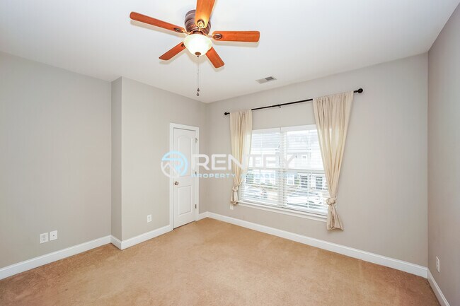 Building Photo - 2506 Gallery Drive