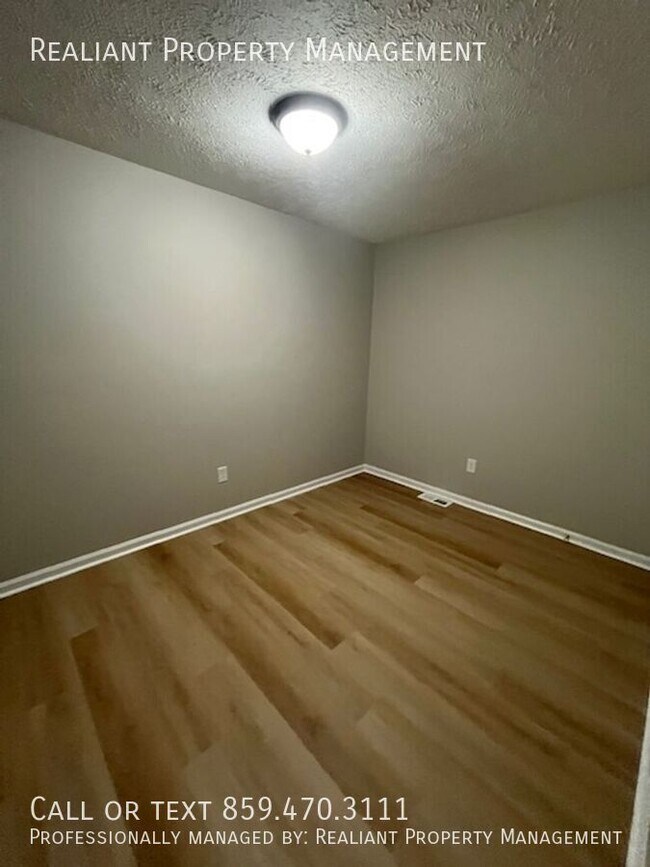 Building Photo - 31 Hurley St