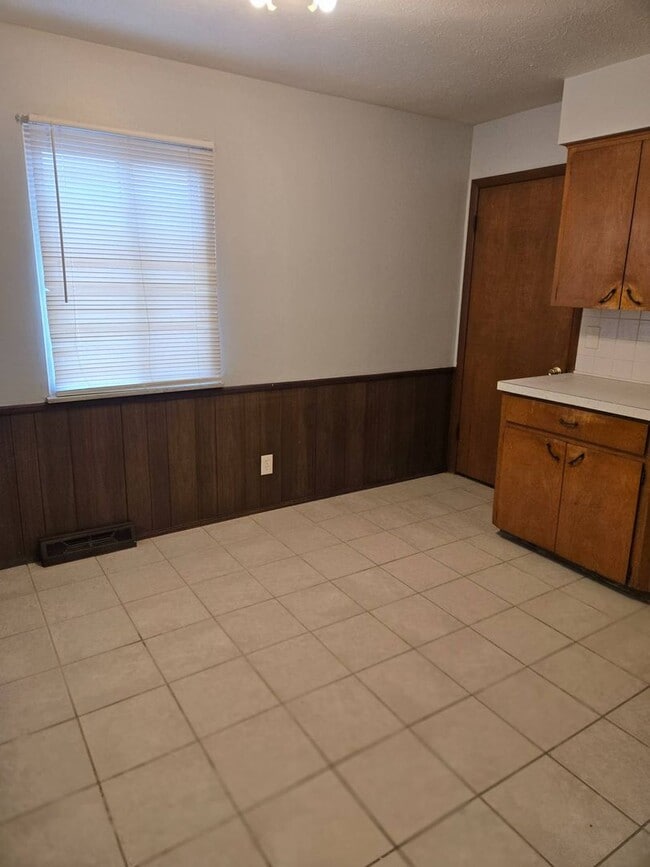 Building Photo - 2264 5th St SW