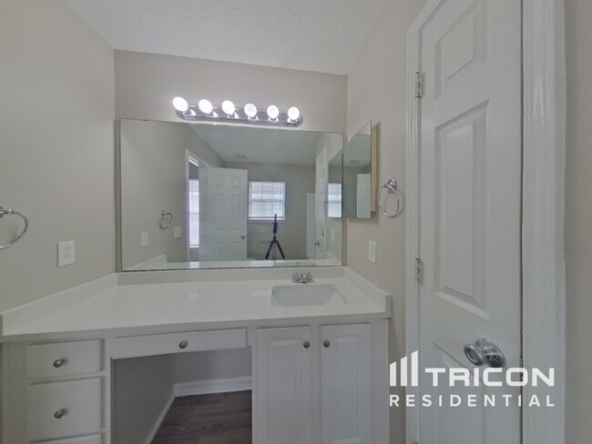 Building Photo - 2630 Rozzelles Landing Dr