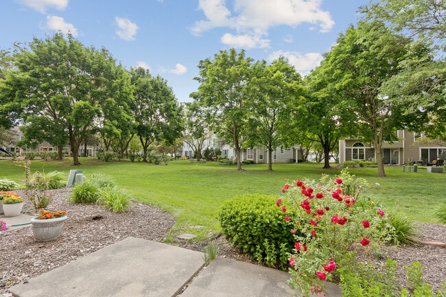 Building Photo - 1175 Regency Dr