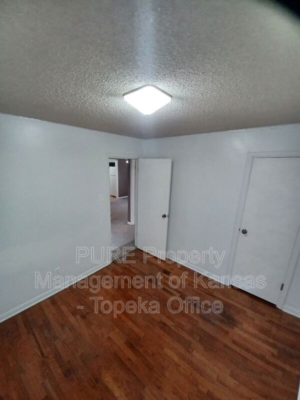 Building Photo - 4227 SW Drury Ln