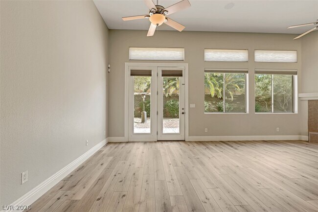 Building Photo - 2149 Sentito Cir