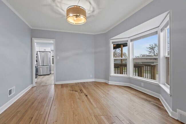 Building Photo - 3210 S 48th St