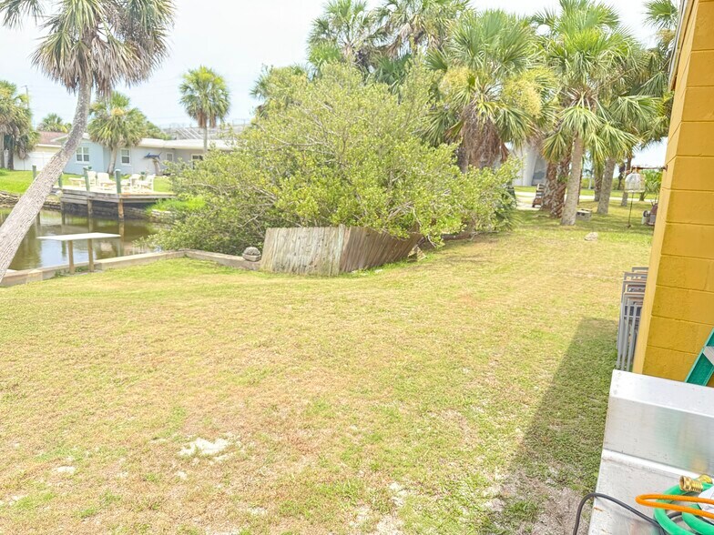 Building Photo - 108 Lantana Ave