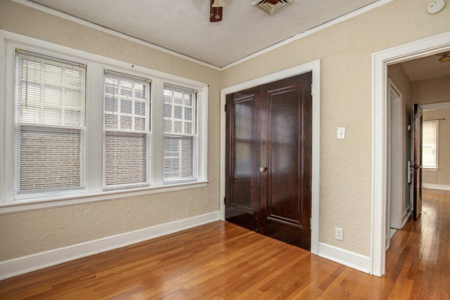 Building Photo - 7234 Amherst Ave