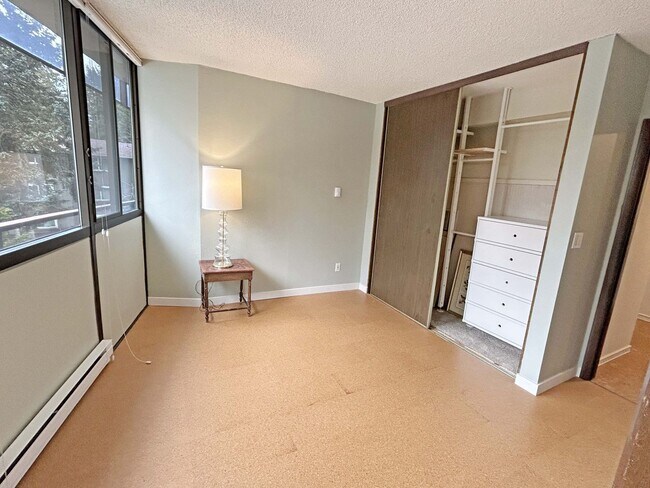 Building Photo - Capitol Lake Towers Condo (#201)