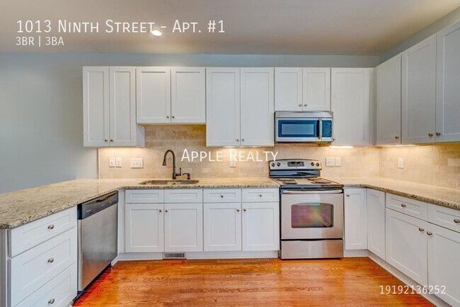 Building Photo - 1013 Ninth Street-Apt. #1