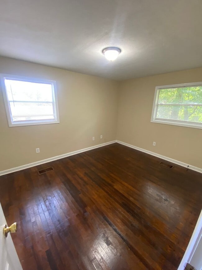 Building Photo - **UPCOMING**3 bedroom / 1 bathroom Home fo...
