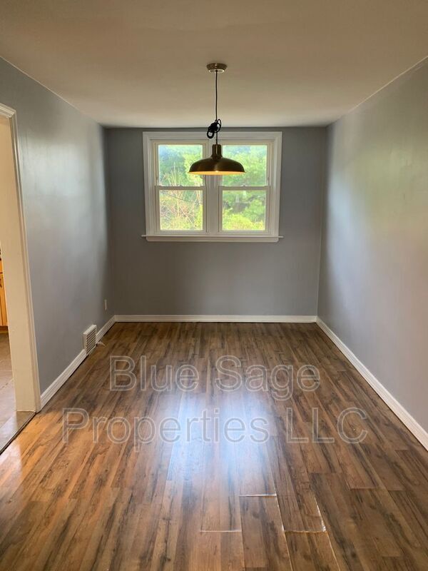 Building Photo - 2203 Bond Ave