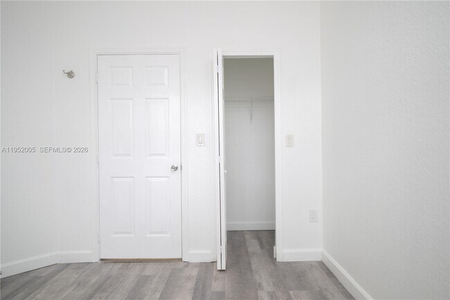 Building Photo - 2532 SE 15th Ct