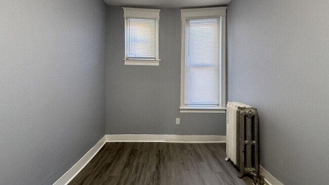 Building Photo - Cozy renovated 3 bedrrom!