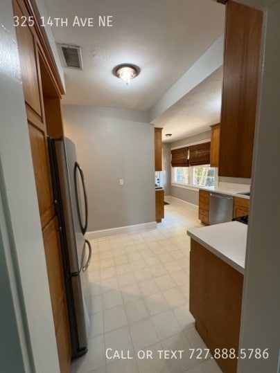 Building Photo - 325 14th Ave NE