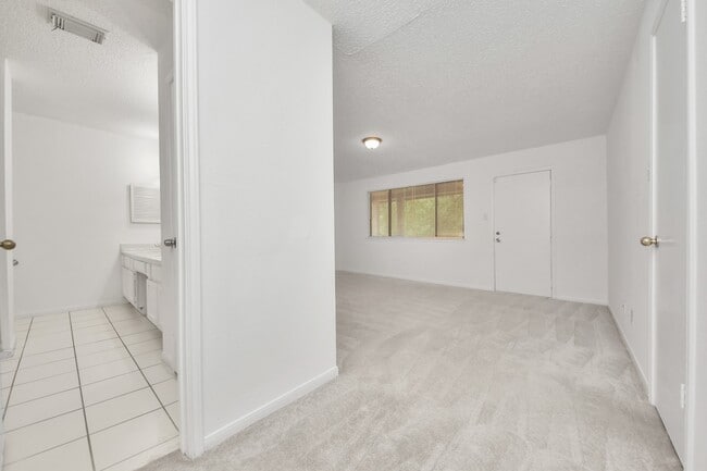 Building Photo - 15534 Weldon Dr