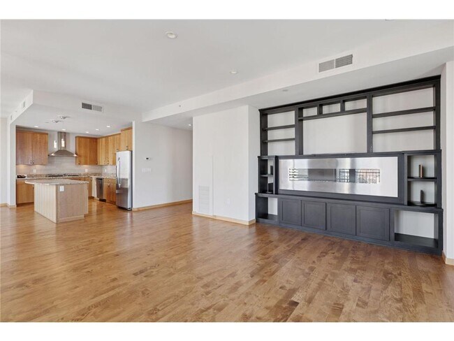 Building Photo - 201 S 11th St