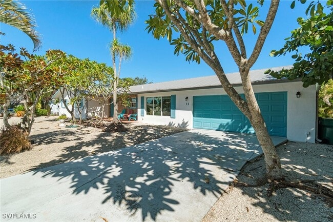 Building Photo - 11 2nd St