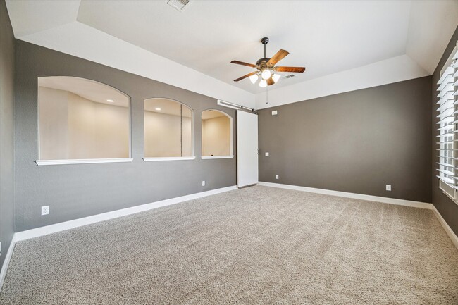 Building Photo - 5902 Chatham Cove