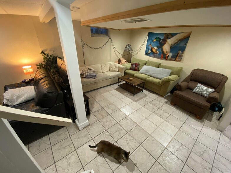 Building Photo - 941 E Jefferson St