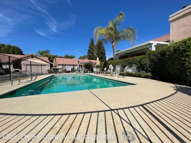 Building Photo - 3 br, 2 bath House - 2328 E. Fir Avenue