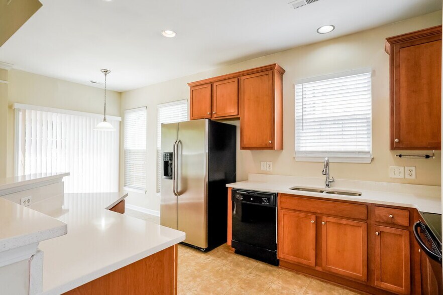 Building Photo - 529 Ashgreen Ct