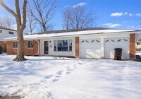 Building Photo - 3668 Castano Dr