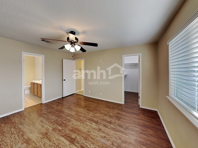 Building Photo - 105 Paige Bend