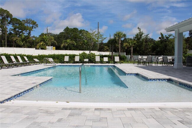 Building Photo - 4083 Via Sienna Cir