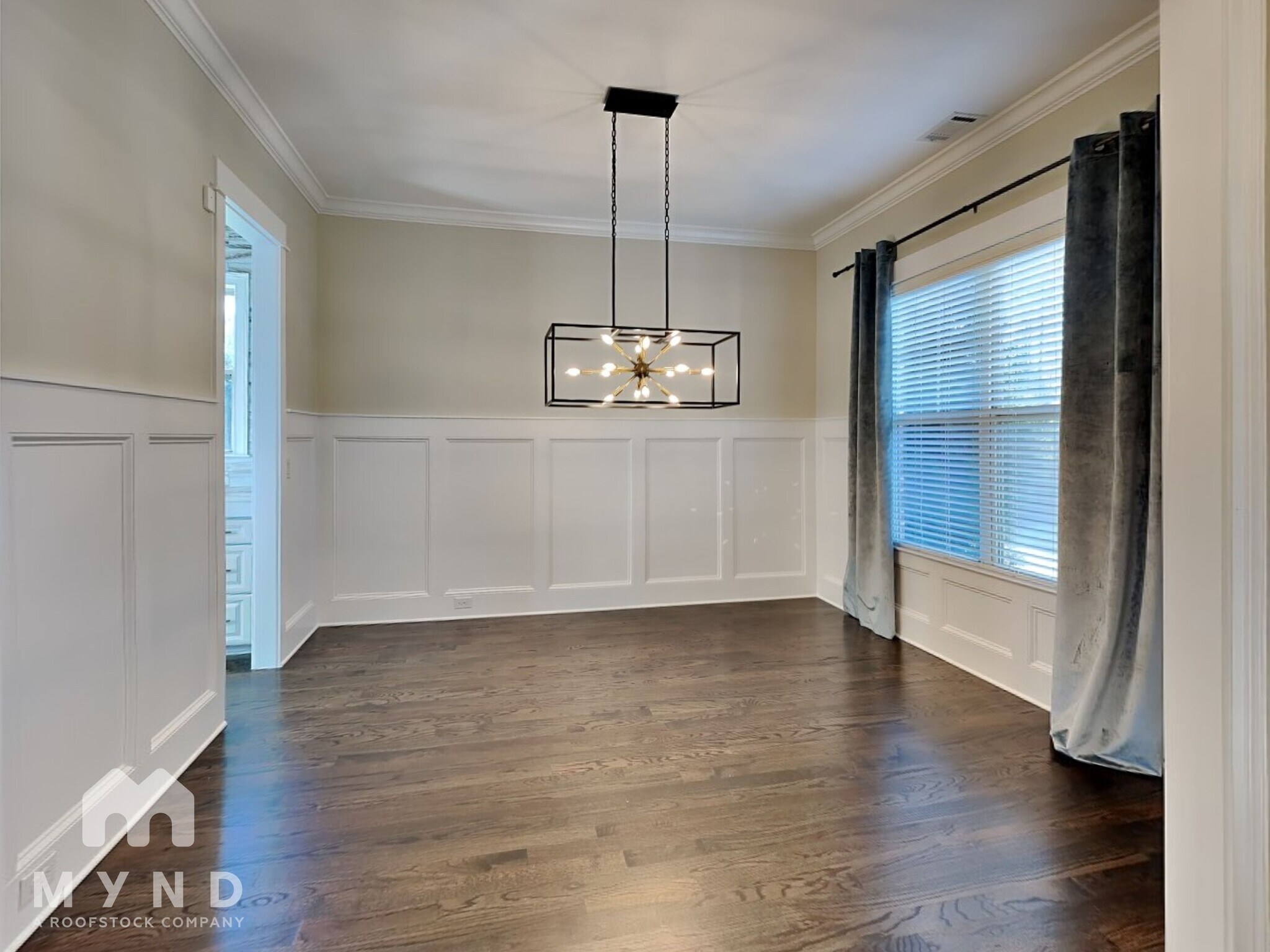 Building Photo - 2995 Manorview Ln