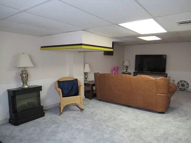 Building Photo - 1536 W 45th St