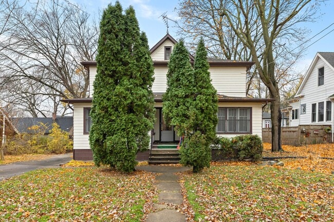 Primary Photo - 415 Dean St