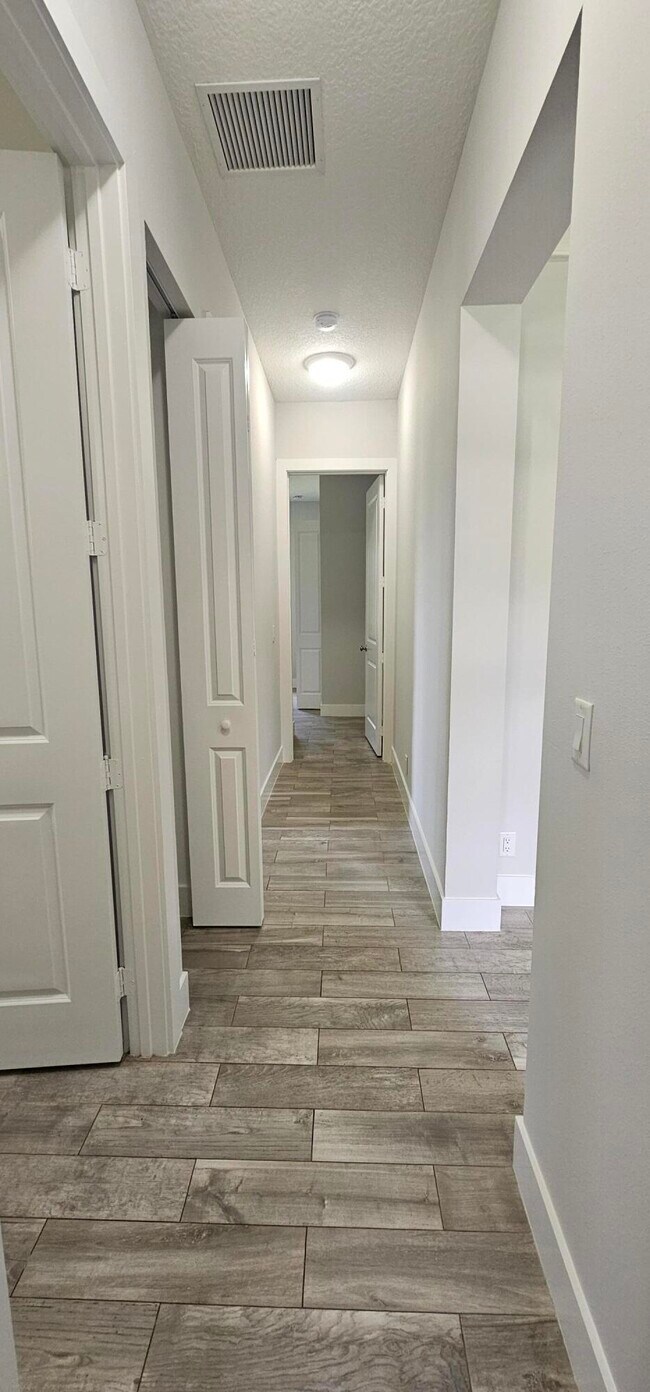 Building Photo - 17186 84th Ct N