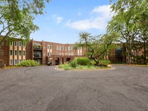 Building Photo - 1450 Sandpebble Dr