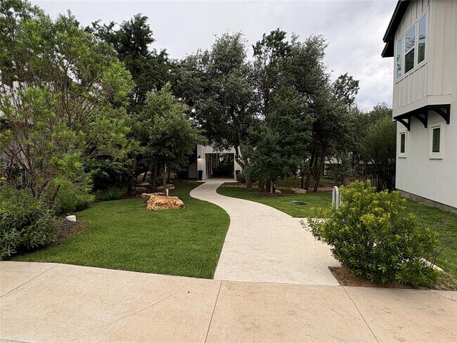 Building Photo - 12001 Vista Parke Dr