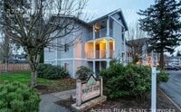 Building Photo - 2709 W Maplewood Ave