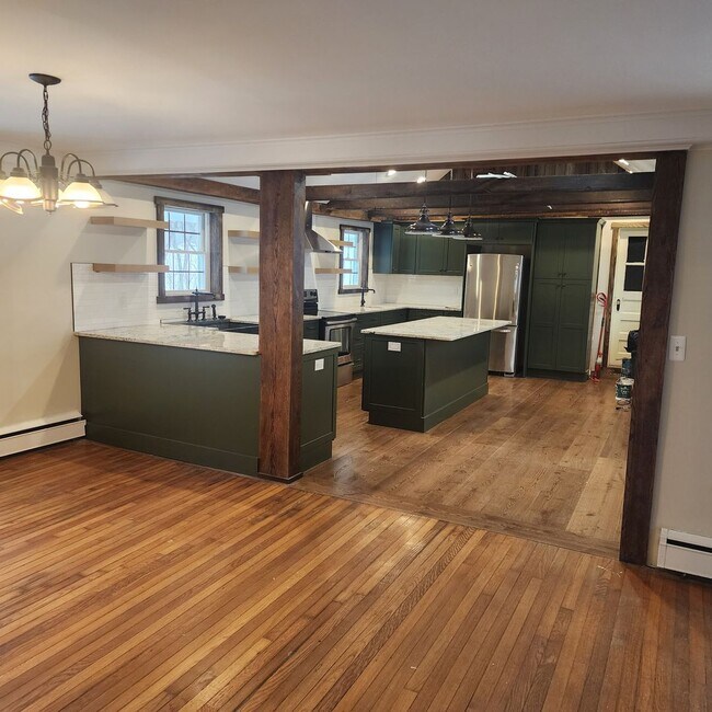 Building Photo - 4BR/1BA Home In East Haddam