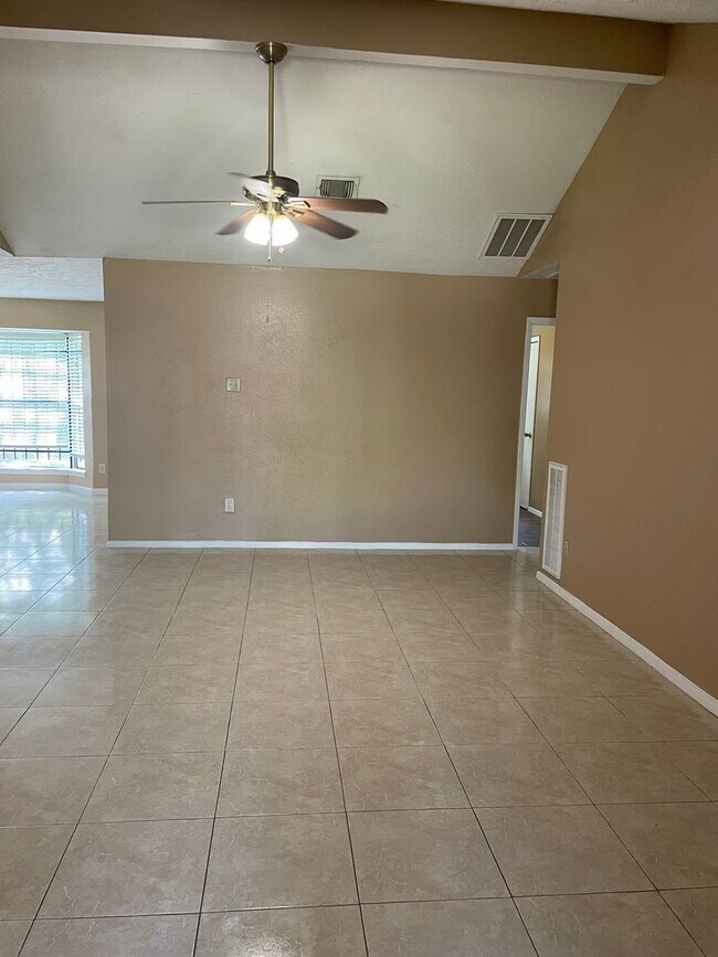 Building Photo - 13411 Boonway Dr