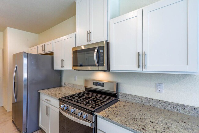 Building Photo - 4 Bed, 2.5 Bath Home In A Gated Community ...