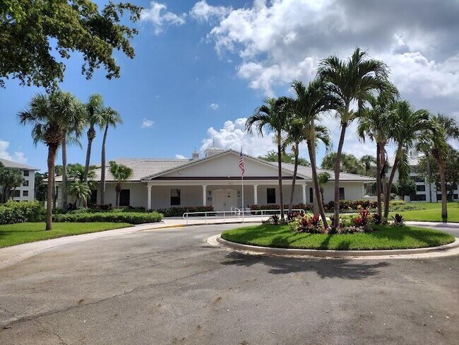 Building Photo - 3520 Whitehall Dr