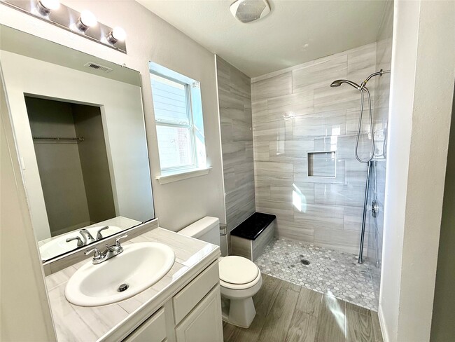 Building Photo - 10811 Tallow Briar Ln