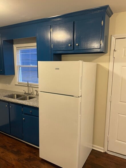 Building Photo - 224 Bridgefield Pl