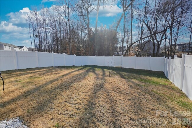 Building Photo - 6008 Lowe Ln