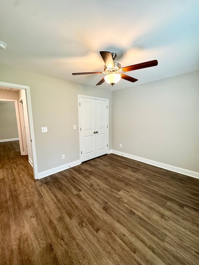 Building Photo - 3 Bedroom, 2 Bath in Conway! No HOA, Plent...