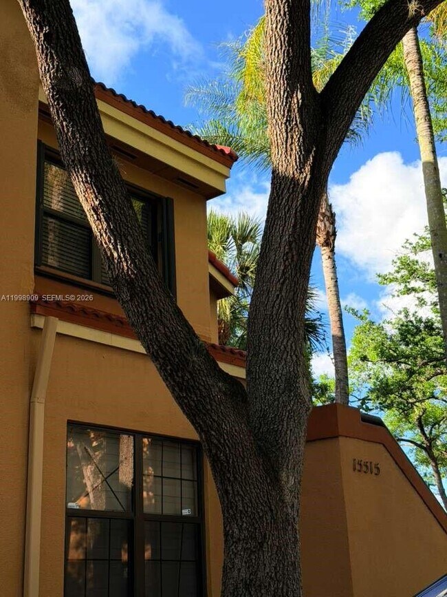 Building Photo - 15515 N Miami Lakeway